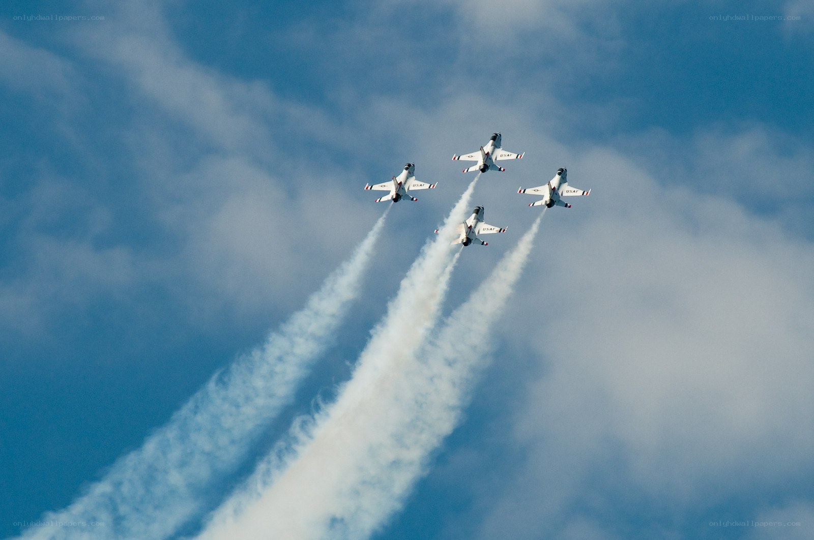 Air Force Thunderbirds in formation