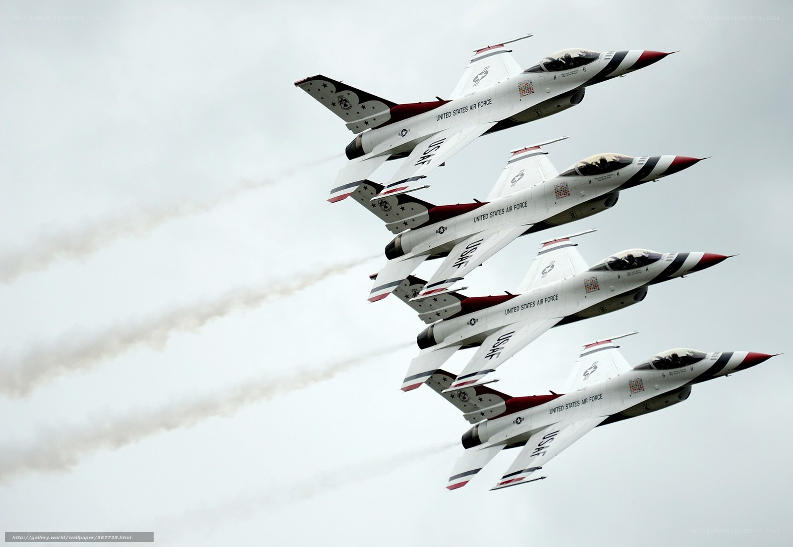 Air Force Thunderbirds in formation