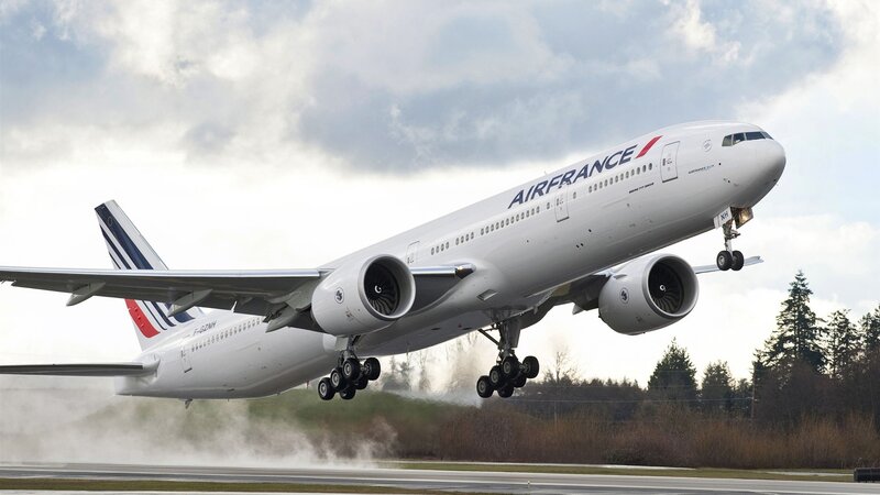 Air France Airplane — White, Dynamic, Afternoon, Photograph