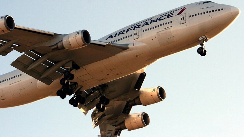 Air France Boeing 747 — White, Dramatic