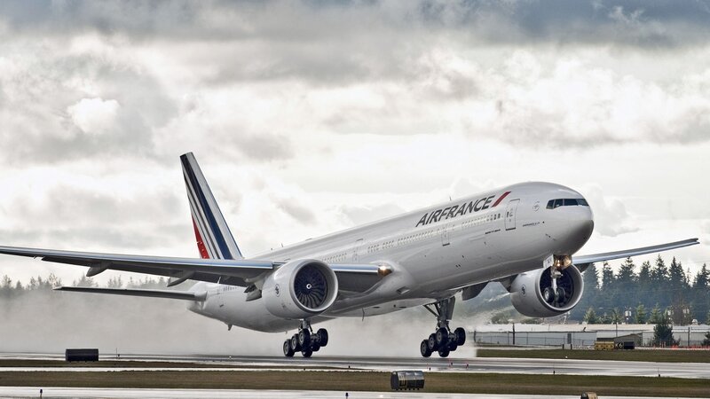 Air France Boeing 777 taking off