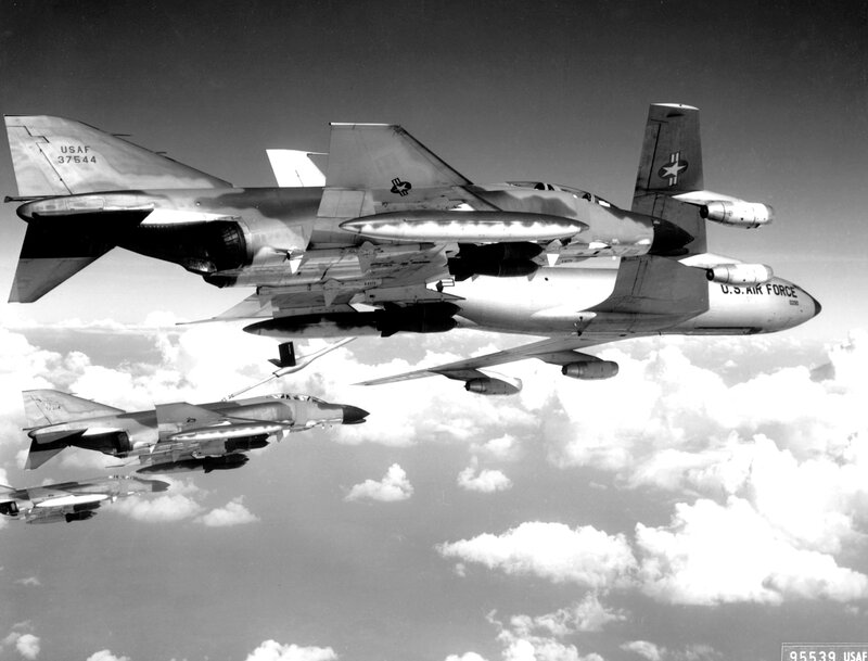 Air refueling mission with F-4s