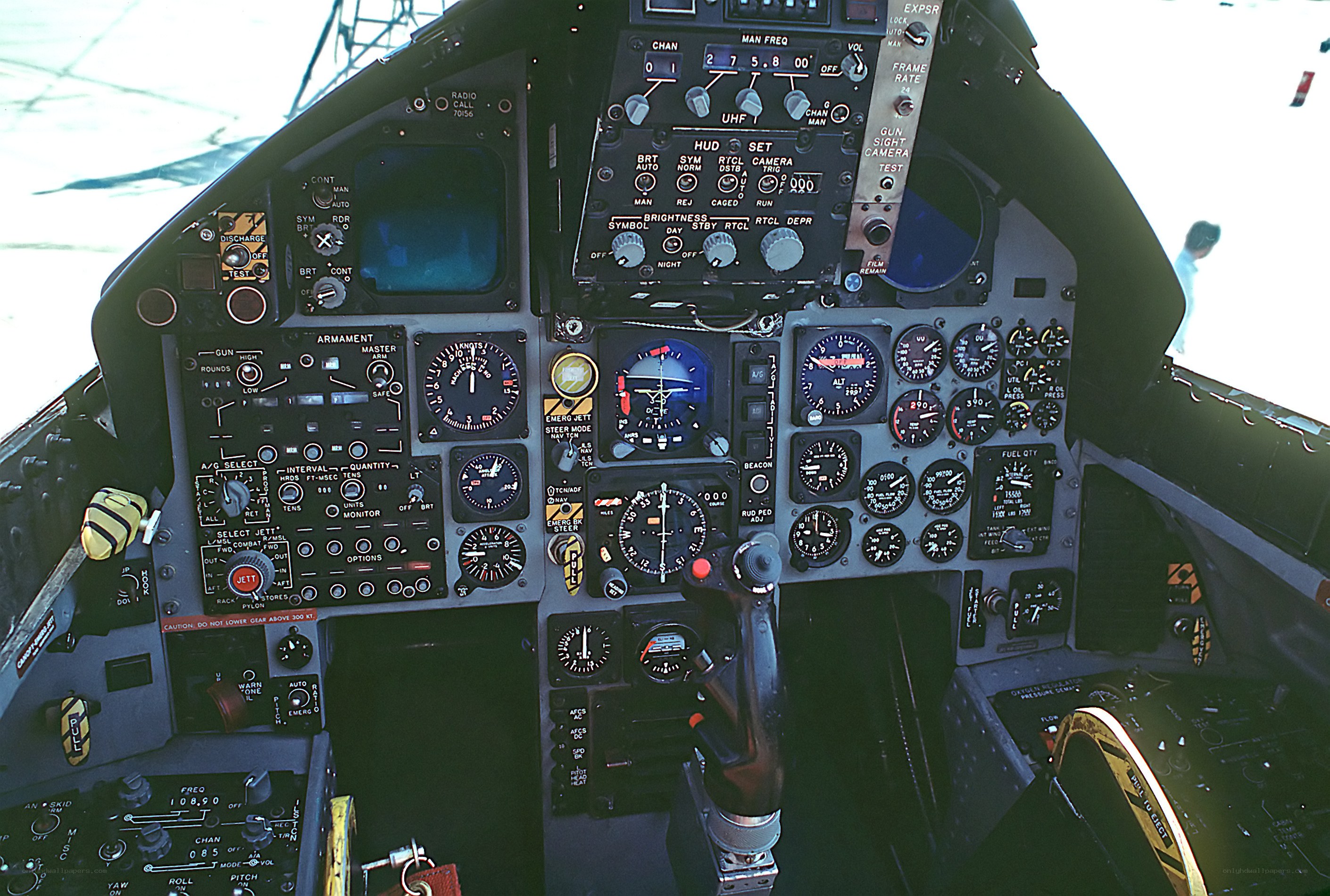 aircraft cockpit instrument panel