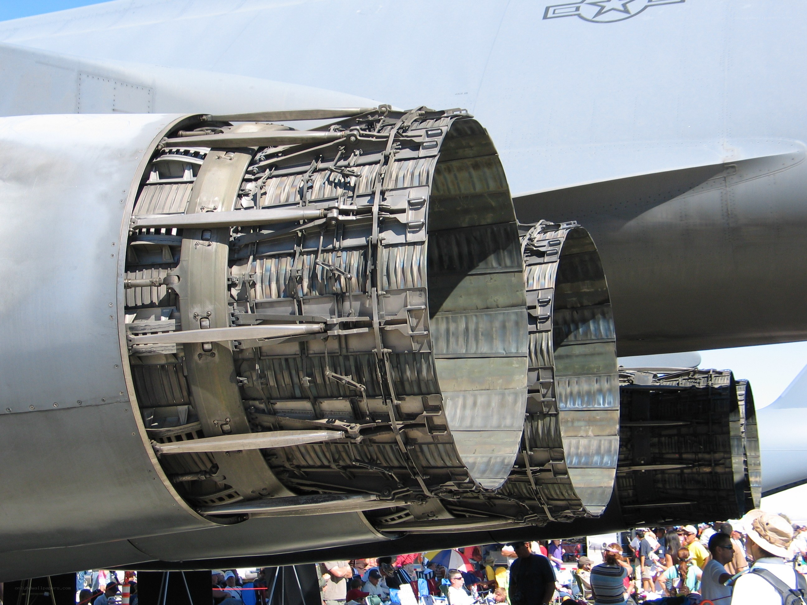 aircraft engine cutaway display