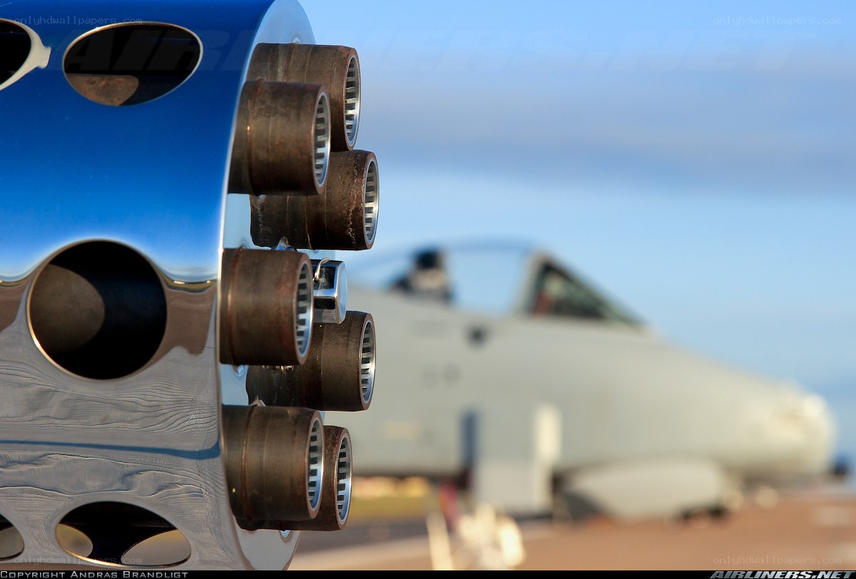 Aircraft engine exhaust nozzles