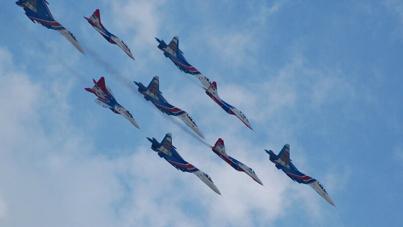 Aircraft in Formation — Blue, Dynamic