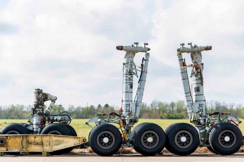 Aircraft Landing Gear — Gray