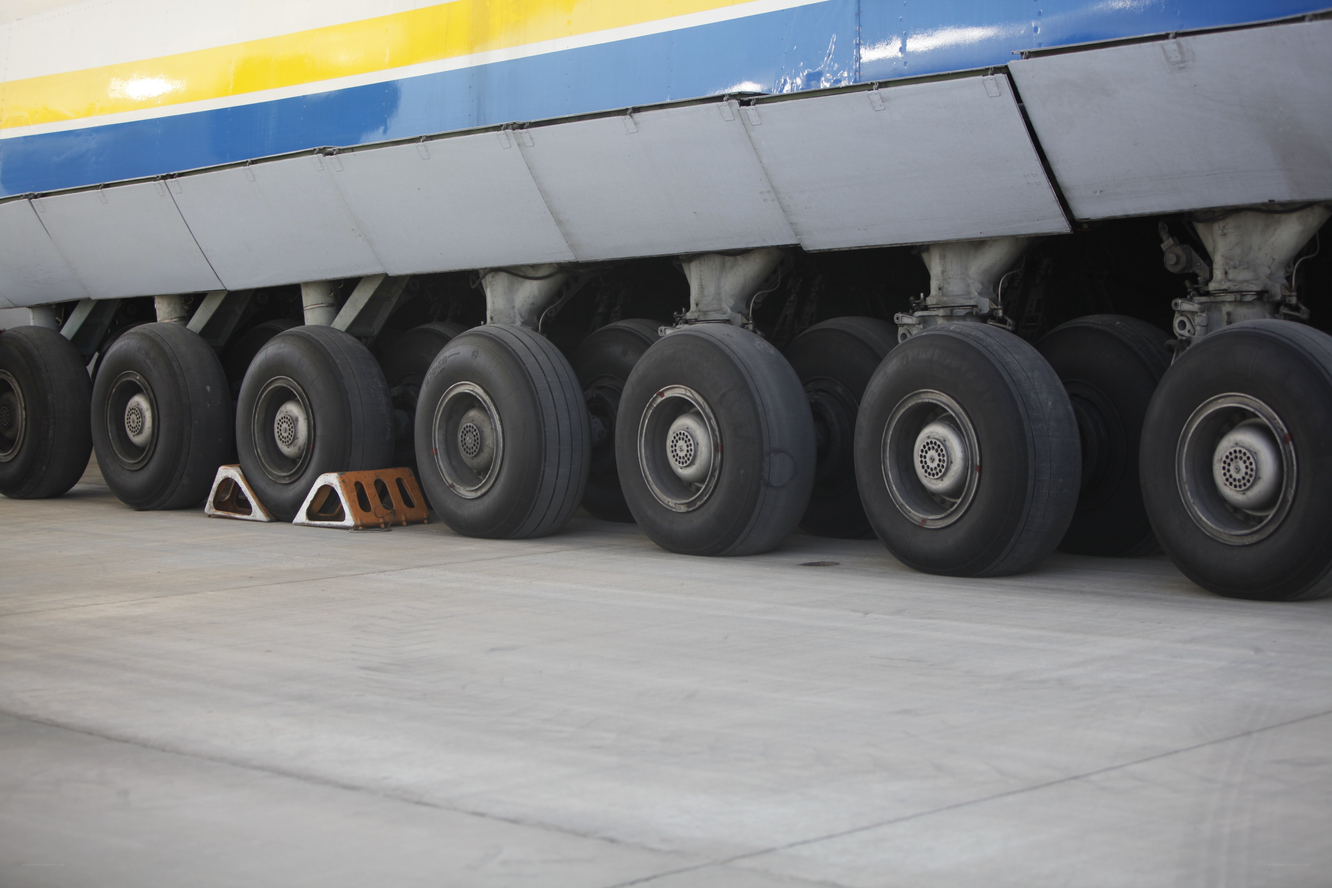 aircraft landing gear wheels