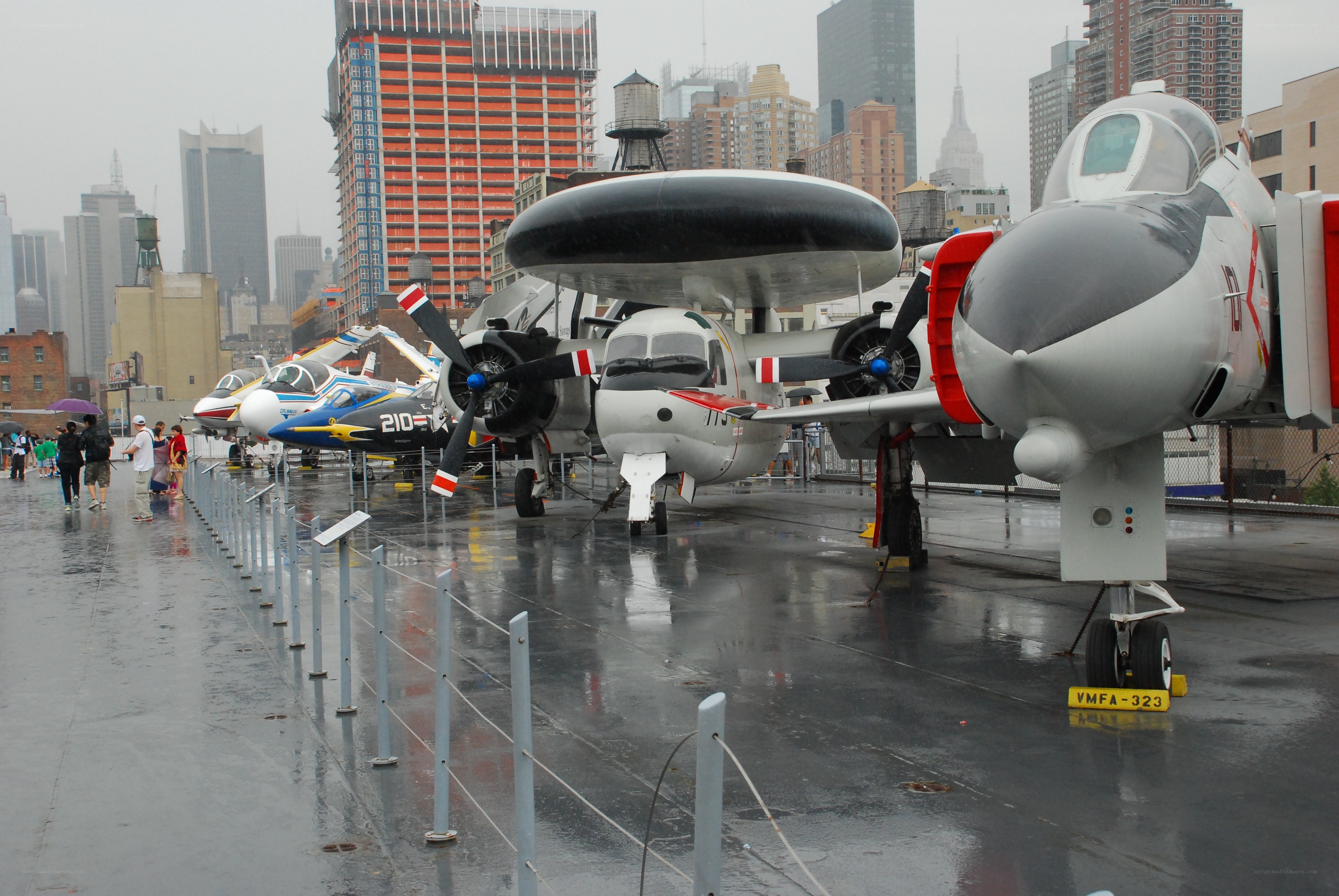 aircraft on wet deck