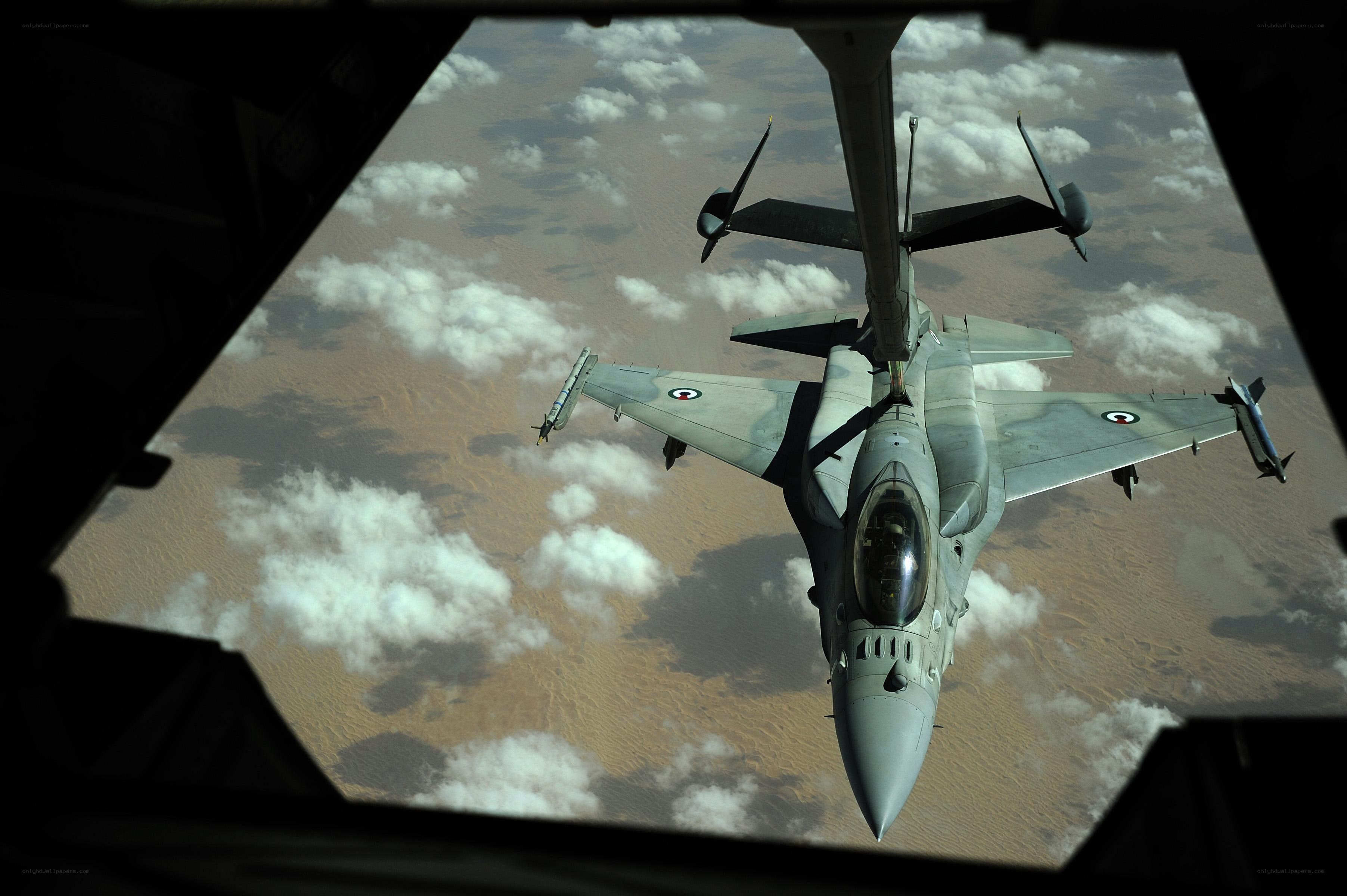 Aircraft refueling in flight
