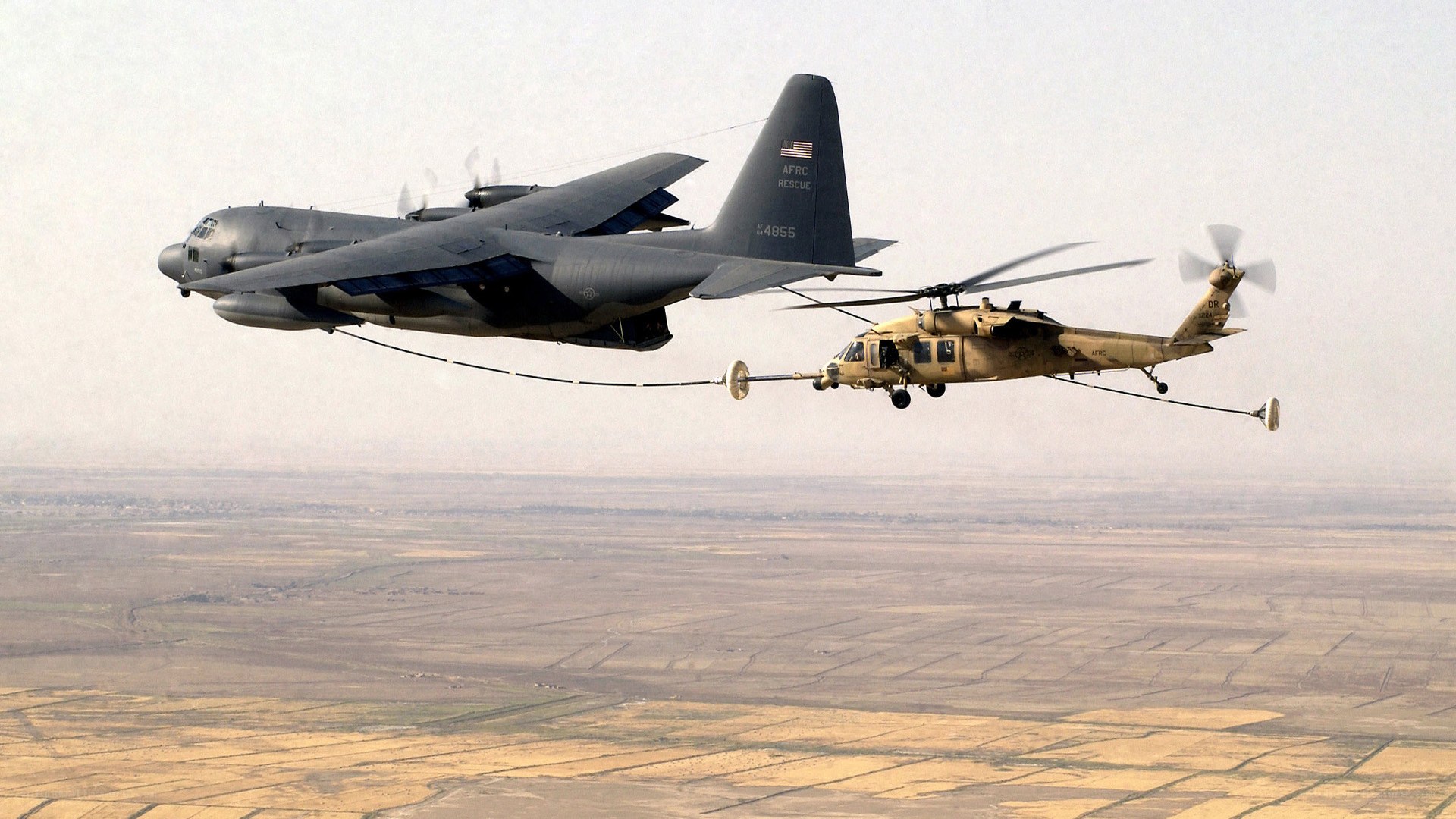 Aircraft refueling in flight