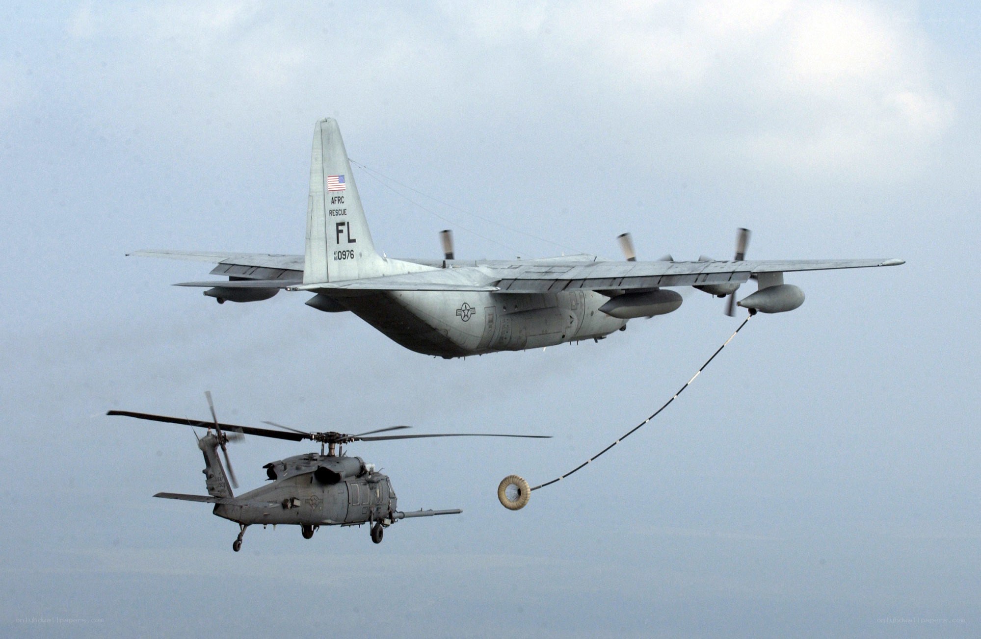 Aircraft refueling in flight