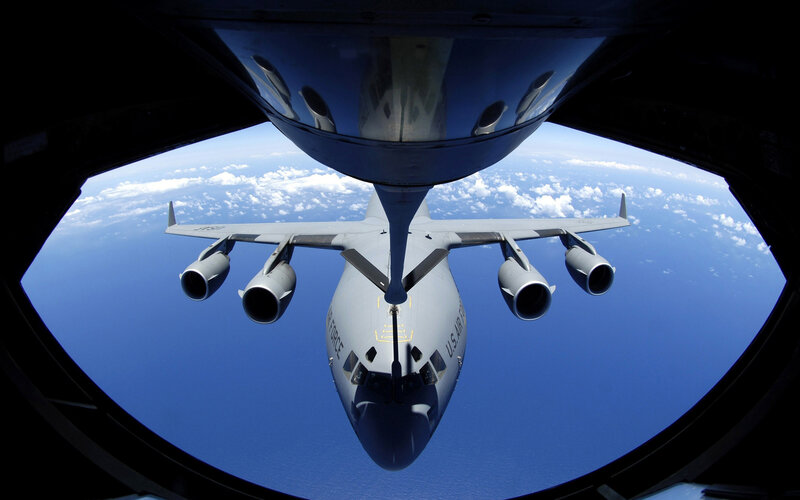 Aircraft Refueling in Flight — Blue