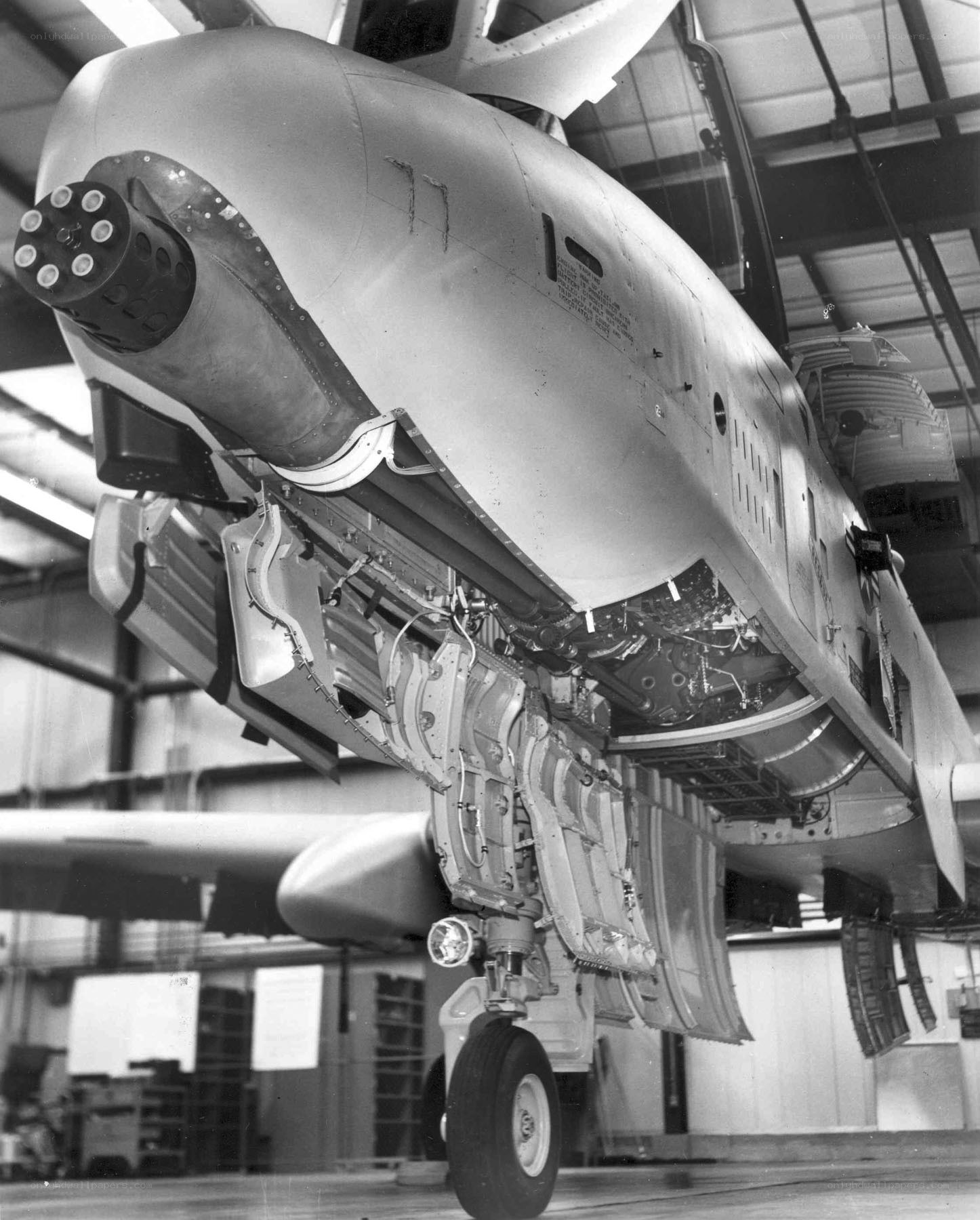 Aircraft with open underbelly