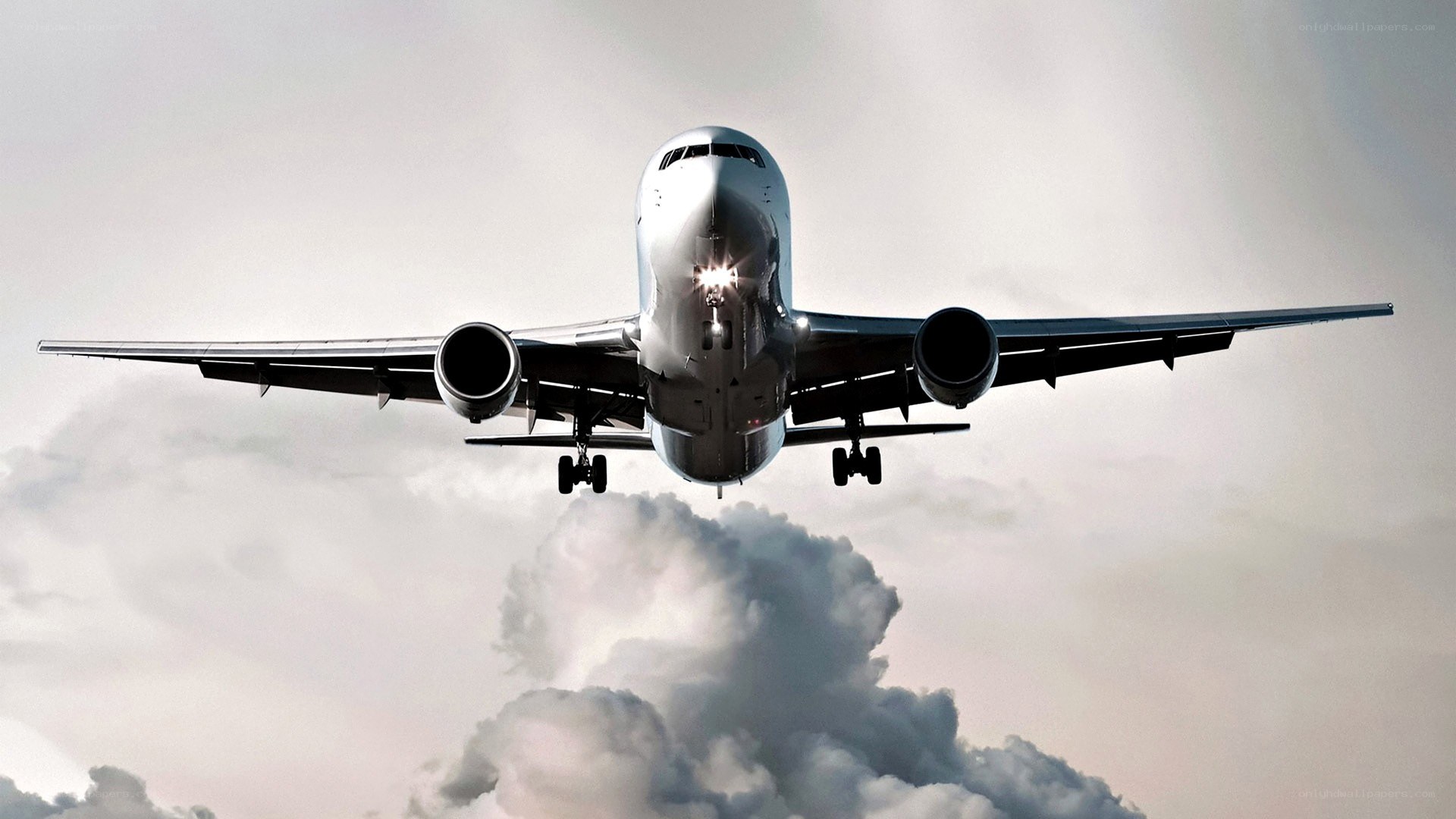 airplane approaching for landing