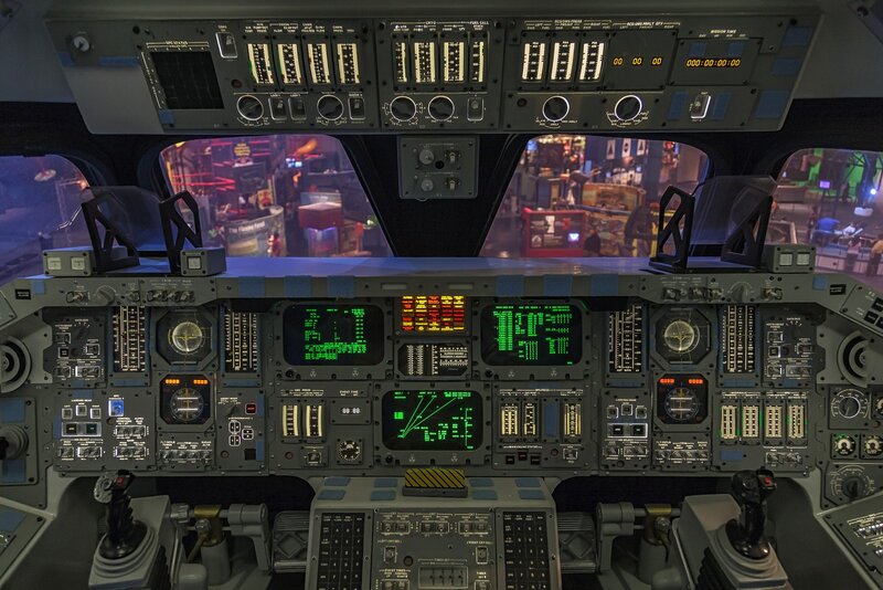 Airplane Cockpit — Gray, Technical