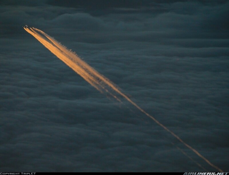 Airplane Contrails
