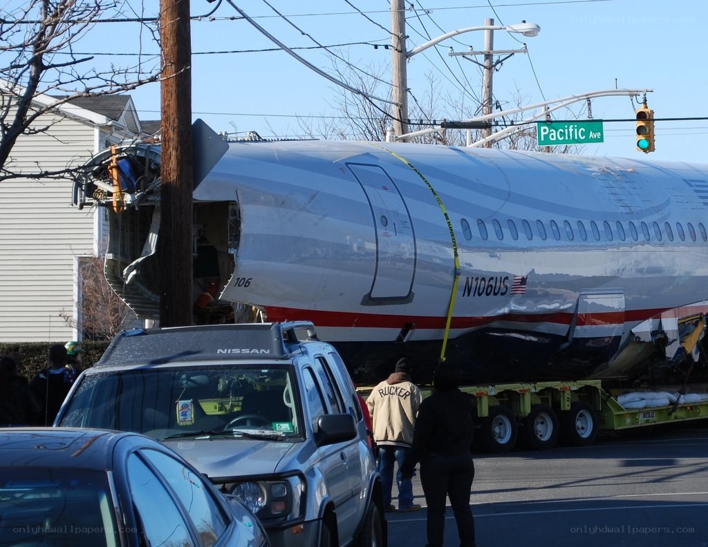 Airplane crash on Pacific Ave
