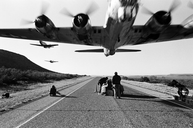 Airplane Flying Low — Black