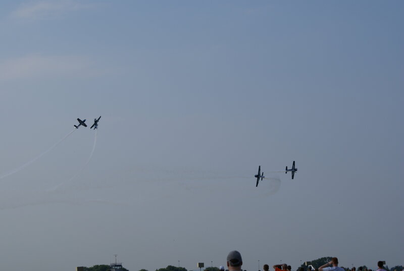Airplane formation flight display
