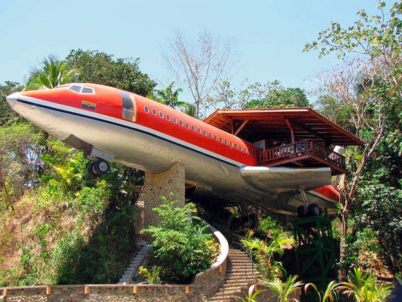 airplane house in tropical setting