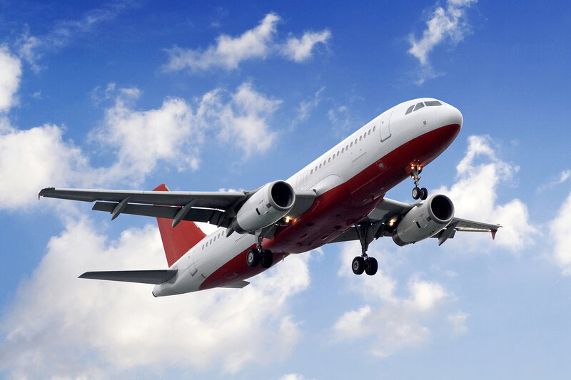 Airplane in Flight — Blue, Dynamic