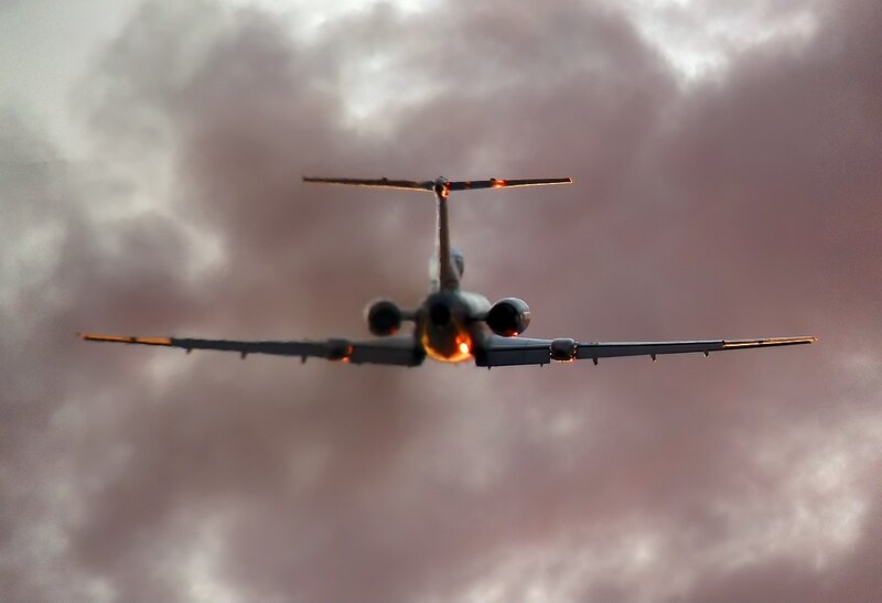 Airplane in Flight — Gray