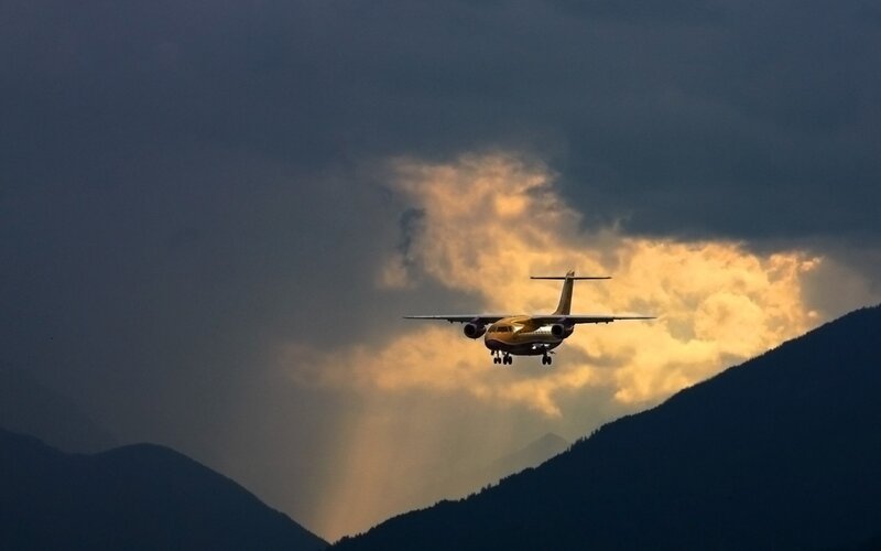 Airplane in Flight — Yellow, Dramatic