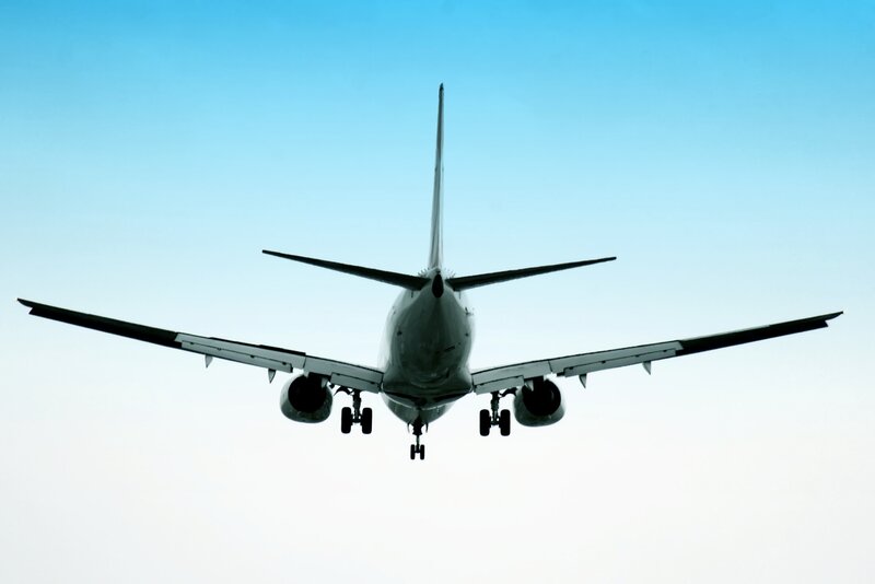 Airplane landing approach