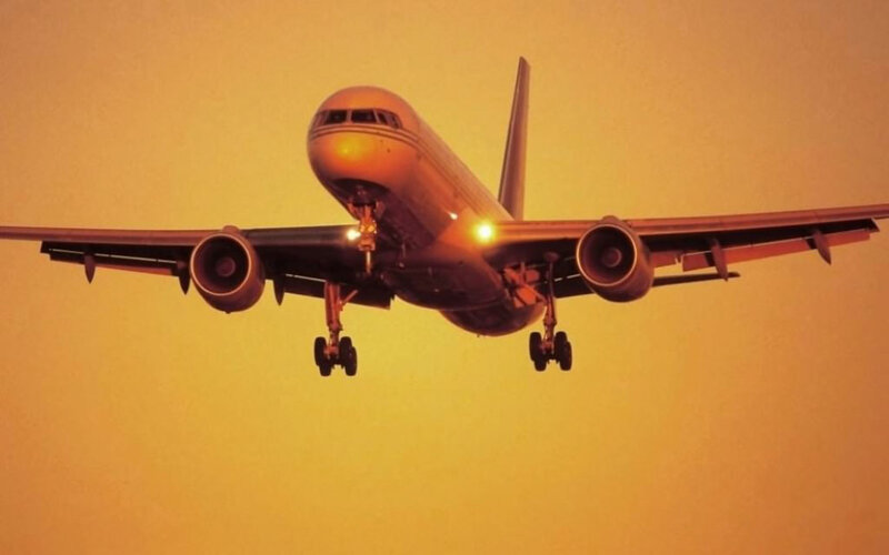 Airplane Landing