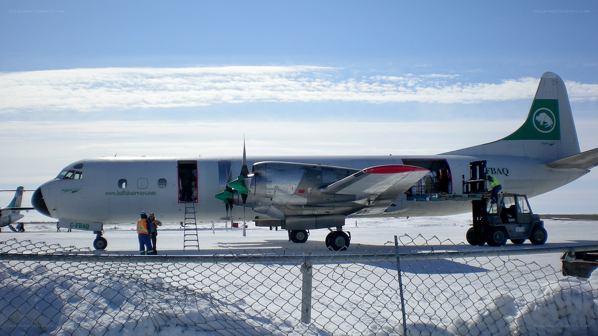 Airplane loading in snowy conditions