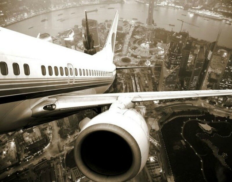 Airplane over City — Black
