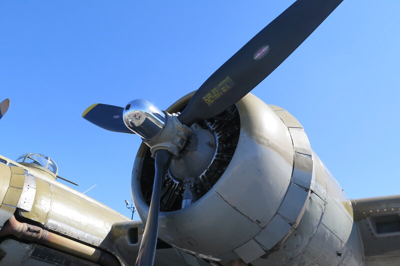 Airplane Propeller Engine — Blue, Clear