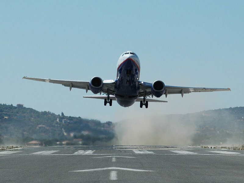 Airplane Taking Off — Blue, Dynamic