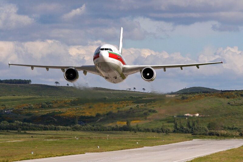 Airplane Taking Off — Green, Dynamic