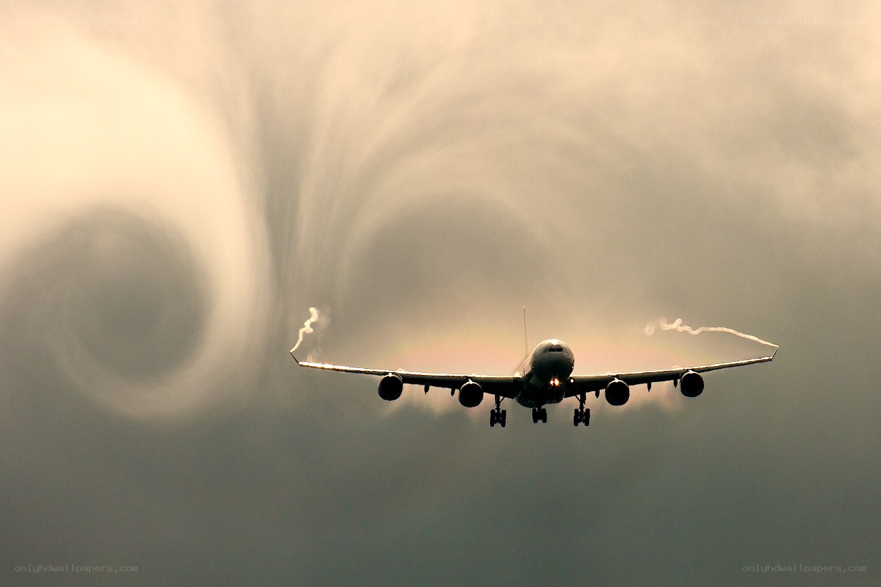 Airplane with wingtip vortices