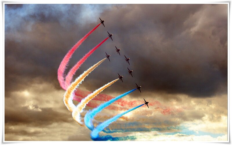 Airplanes in Formation — Red