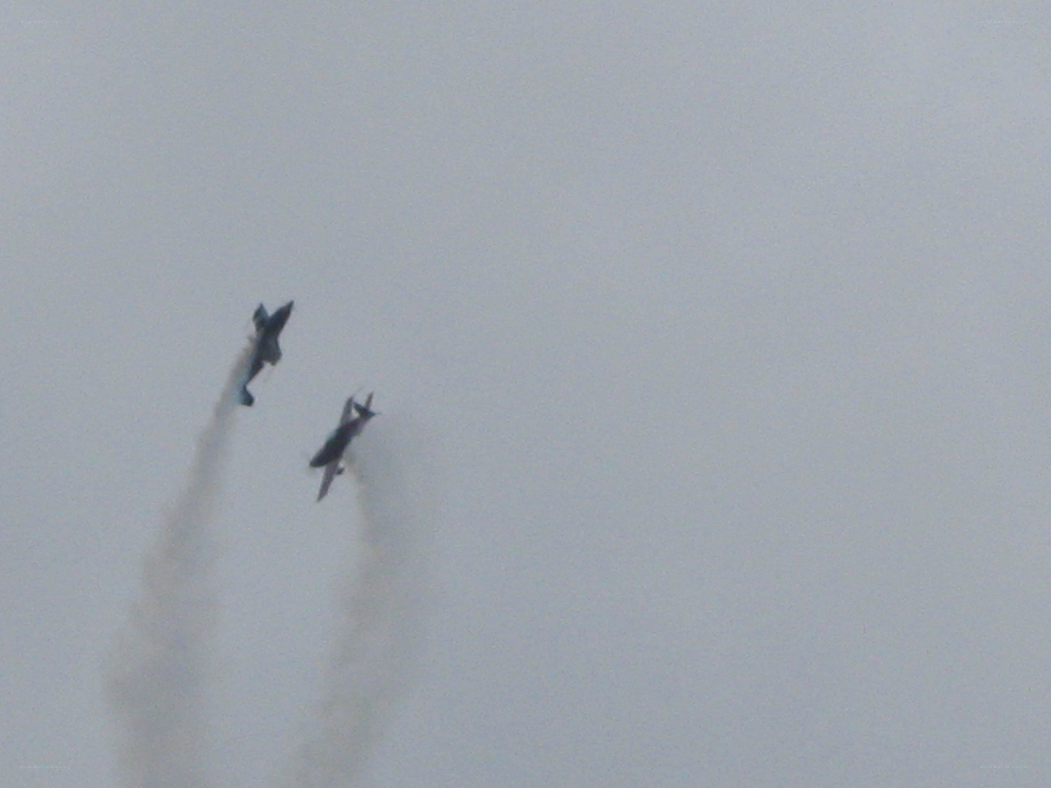 airplanes performing aerobatics