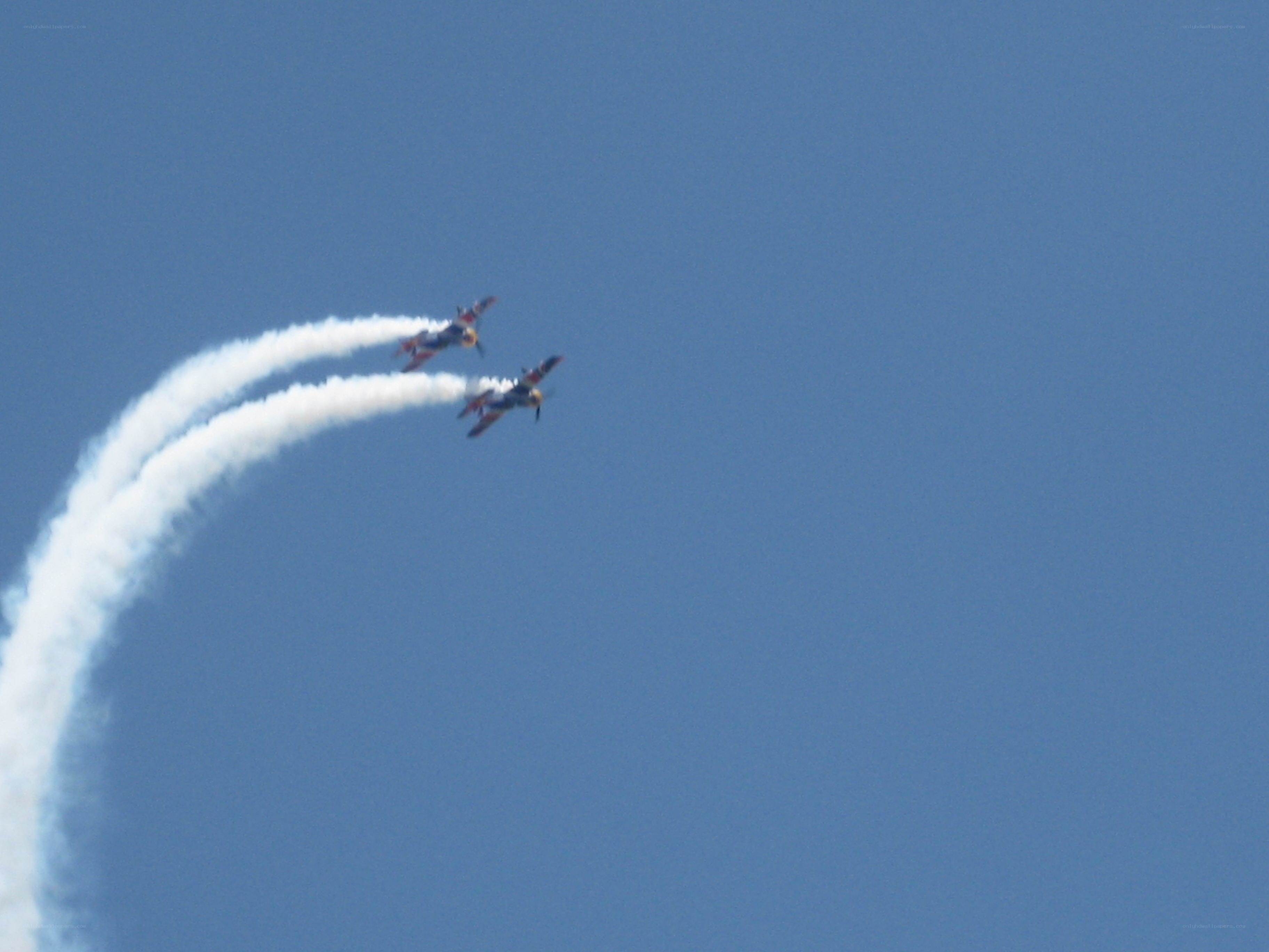 airplanes performing aerobatics