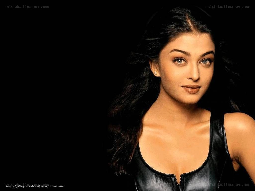 Aishwarya Rai in black top