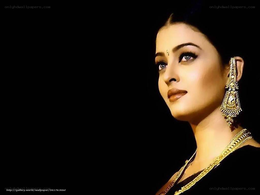 Aishwarya Rai in traditional jewelry