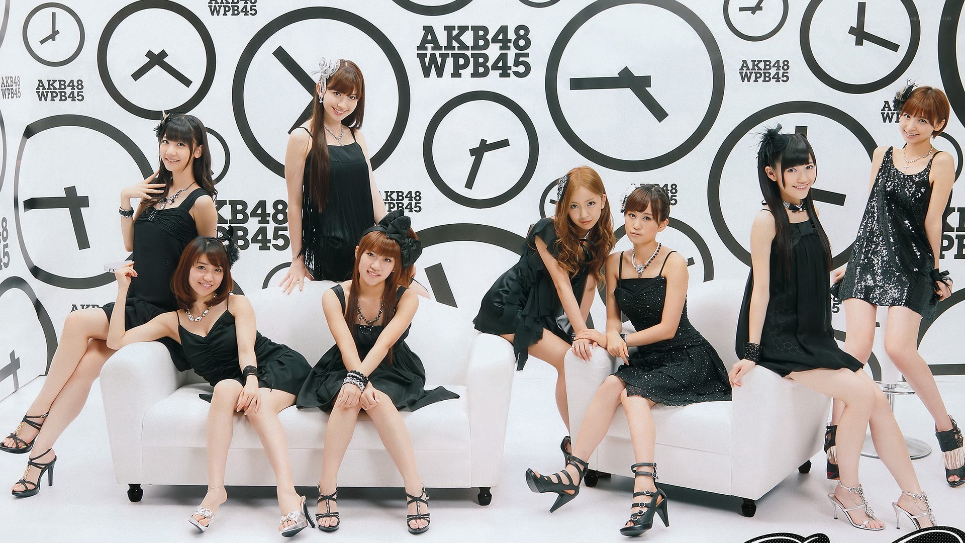 AKB48 and WPB45 members on a couch