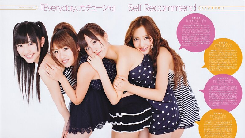 AKB48 members in a group photo