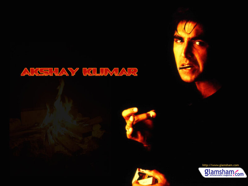 Akshay Kumar with cigarette