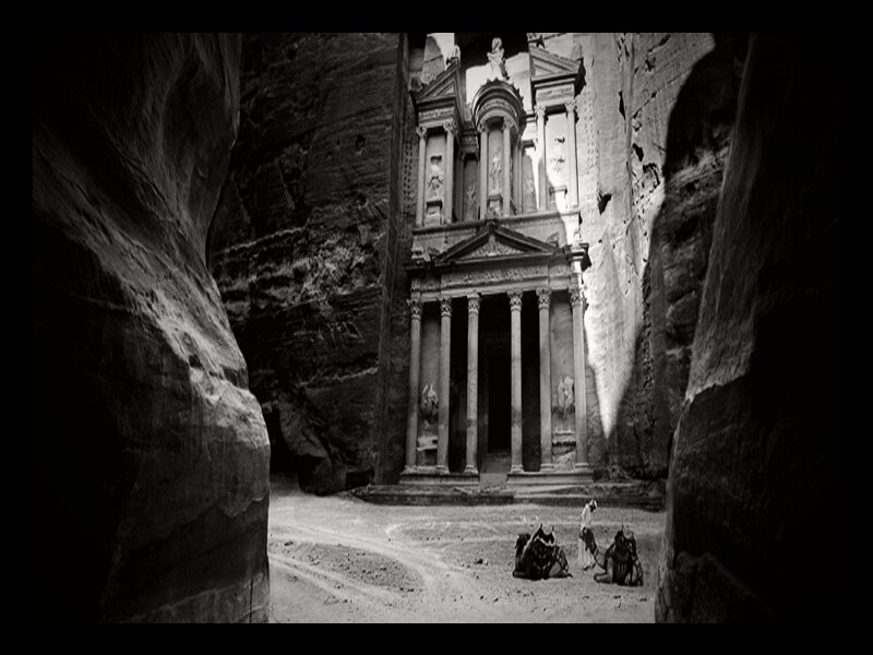 Al-Khazneh in Petra — Black