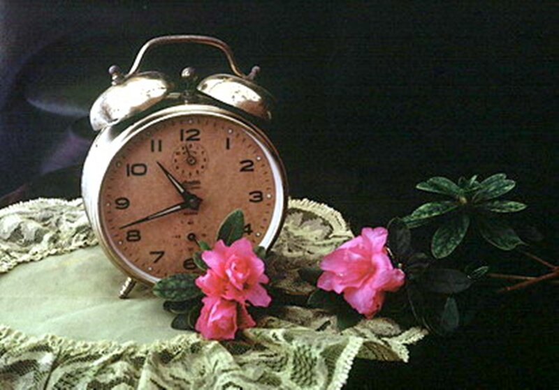 Alarm Clock with Flowers — Pink
