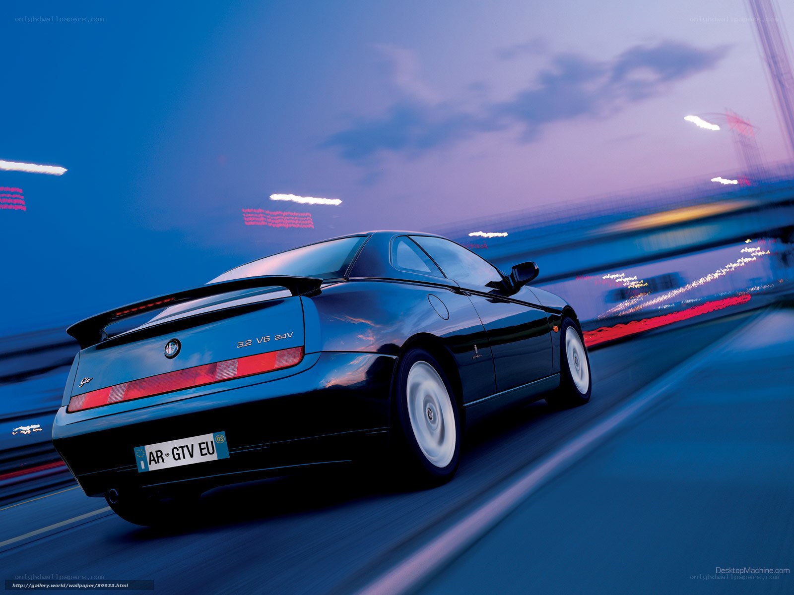 Alfa Romeo 164 in motion