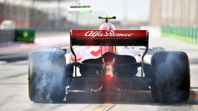 Alfa Romeo F1 Car — Red