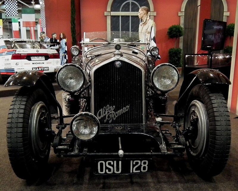Alfa Romeo vintage car display