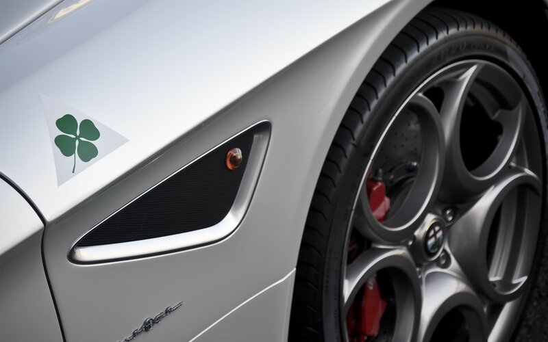 Alfa Romeo wheel and fender